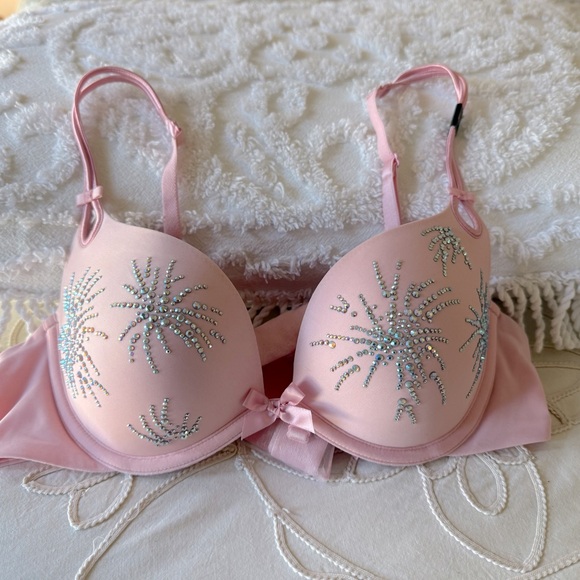 NWOT Victoria’s Secret Limited Edition Bra
